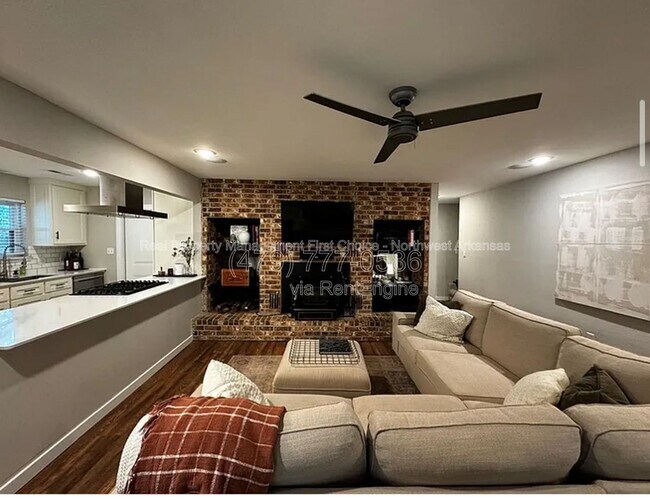 Building Photo - 1739 Creek Ct