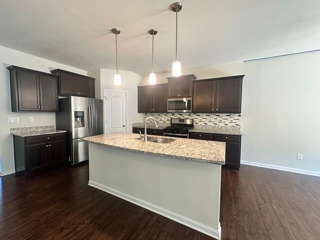 Building Photo - Spacious 4-Bedroom Home – Available Now!