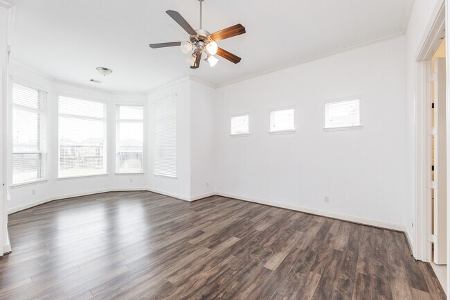 Building Photo - 25514 Kearsley Dr