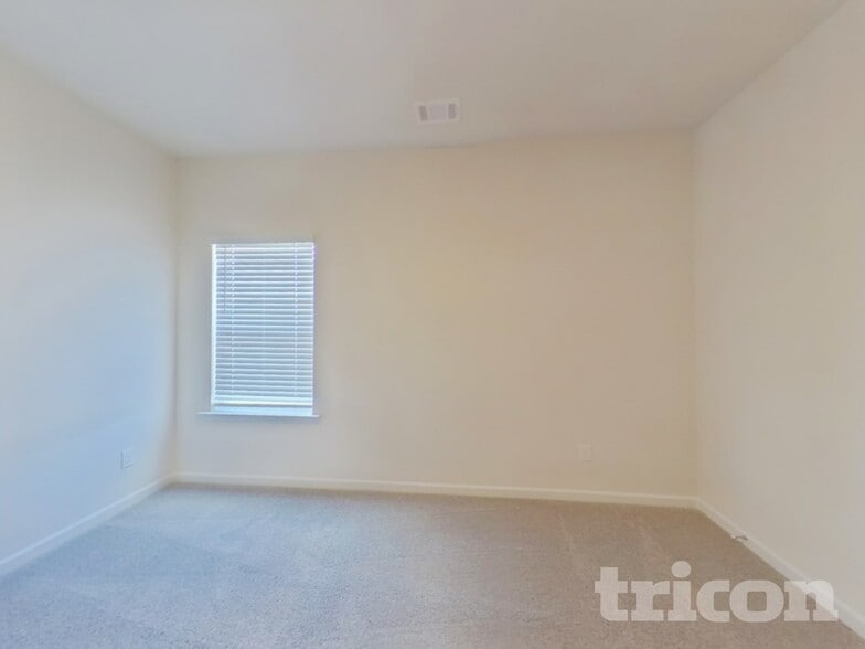 Building Photo - 1004 Claas Wy