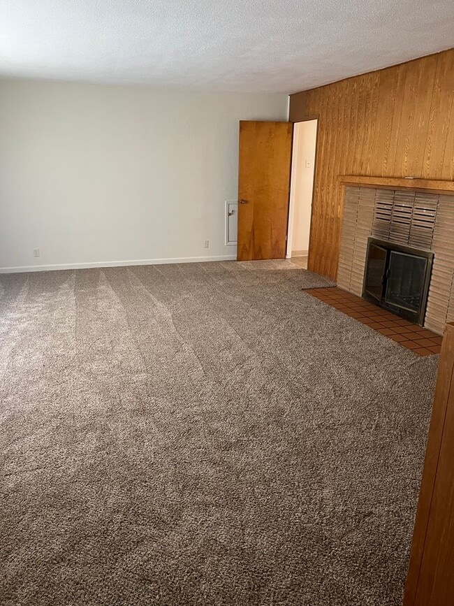 Building Photo - pd01 - Parkdale Estates Inc