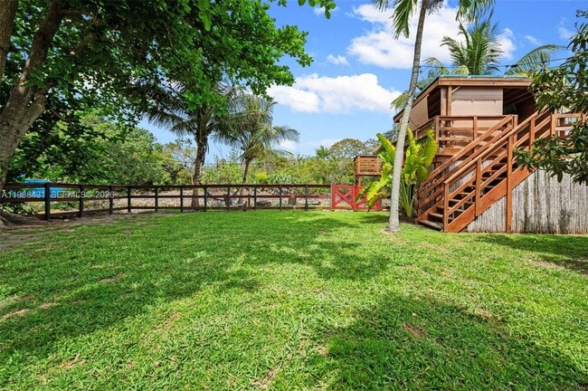 Building Photo - 7245 S Waterway Dr