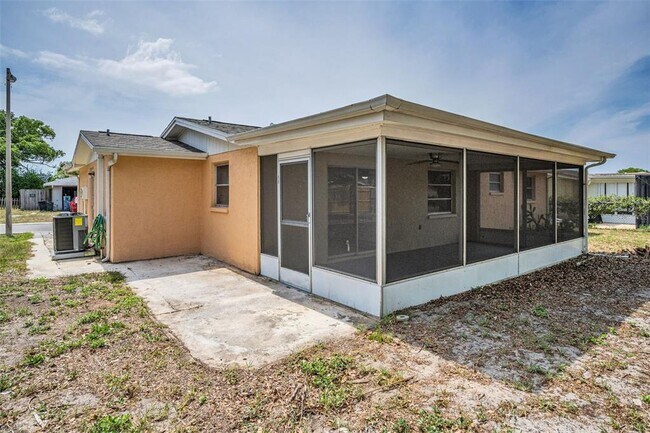 Building Photo - 9100 Lunar Ln