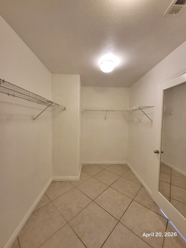 Building Photo - 9045 San Marin St