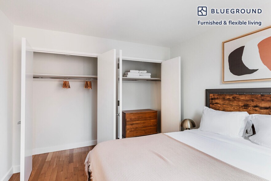 Building Photo - 235 W 48th St