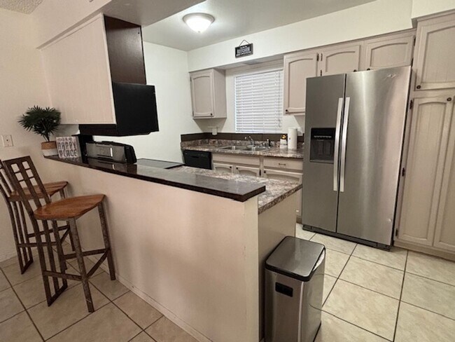 Building Photo - 3 Bedroom - 2 Bath Pool Home