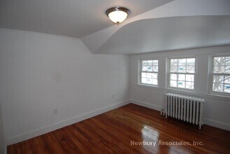 Building Photo - 48 Bellevue St