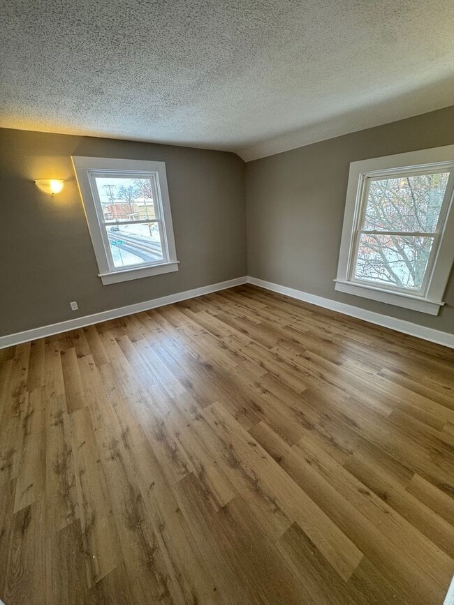 Building Photo - 649 W Creighton Ave