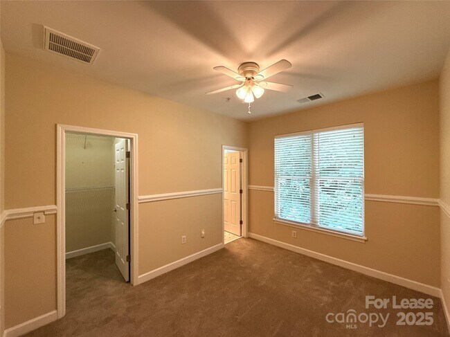 Building Photo - 2504 Cranbrook Ln