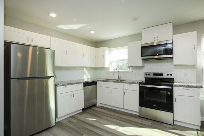 Building Photo - 5709 Breland St