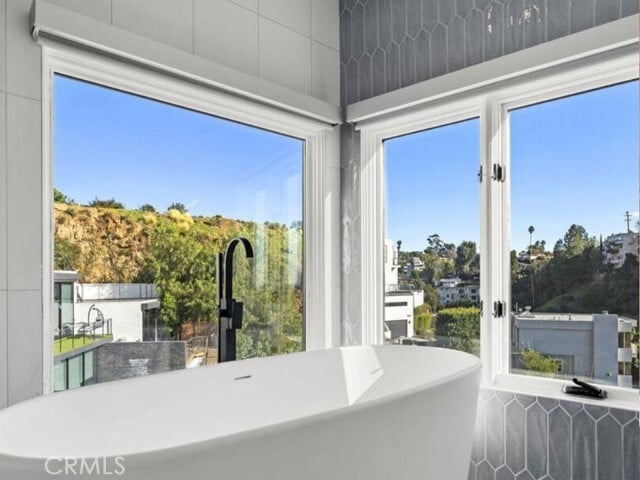 Building Photo - 6422 Weidlake Dr