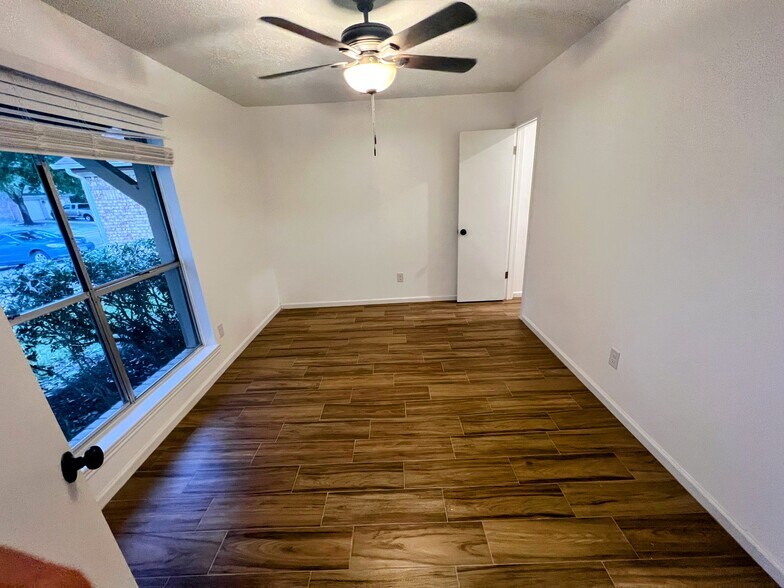 Building Photo - 4427 Leyland Dr