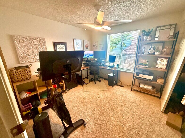Building Photo - 3808 Bexley Sq