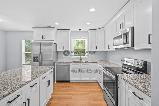Building Photo - 103 Cliffside Dr