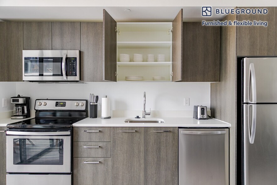 Building Photo - 230 NE 4th St