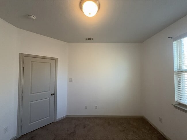 Building Photo - 4027 Snow Goose Trl