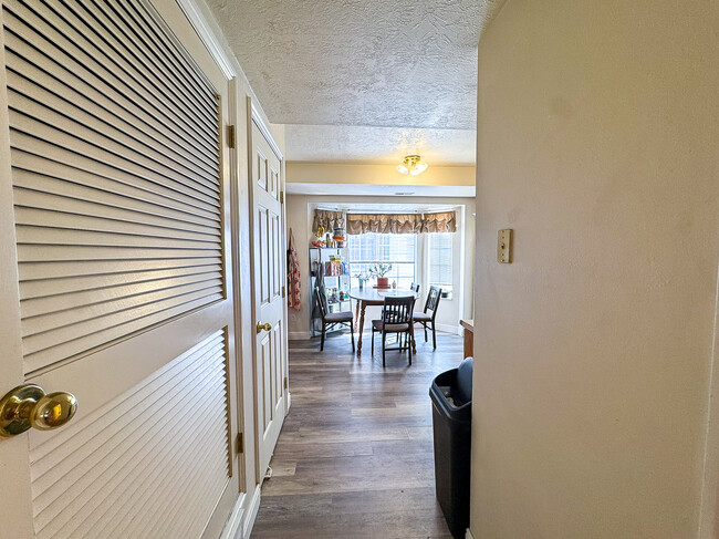 Building Photo - 565 N 300 E