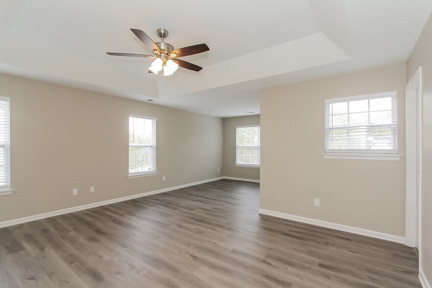 Building Photo - 3447 Fallowbrook Forest