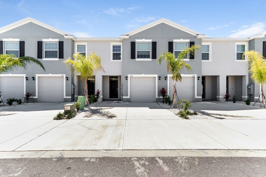 Primary Photo - 11923 Stoneport Pl