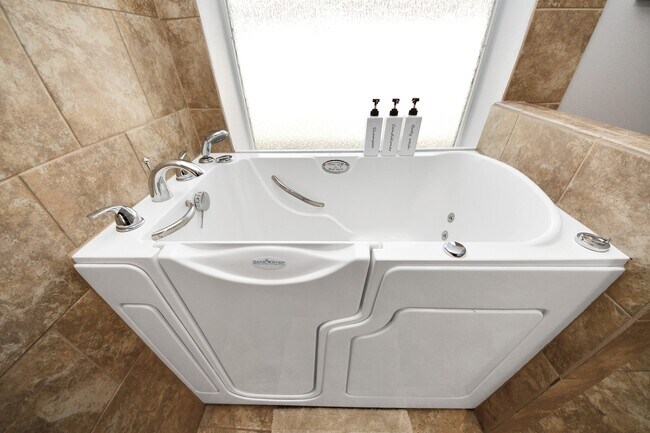 Building Photo - 12711 Laurel Bank Way