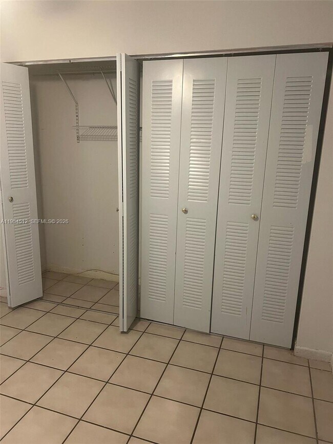 Building Photo - 556 NW 114th Ave