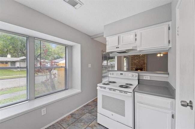 Building Photo - 22101 Moss Falls Ln