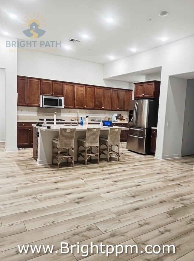 Building Photo - 1539 Newland Dr