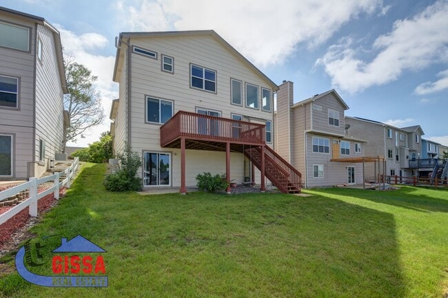 Building Photo - Beautiful home with views of Pikes Peak!