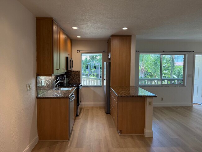 Building Photo - 1423 Holly Heights Dr