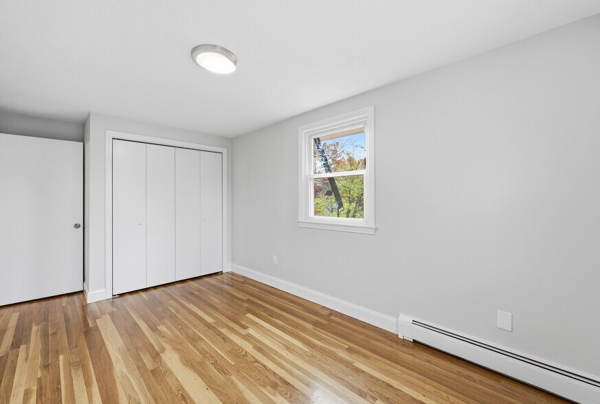 Building Photo - 4 Sandberg Rd