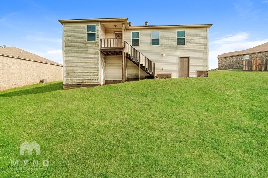 Building Photo - 934 Pinehurst Loop