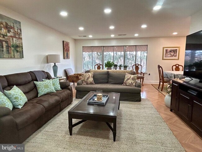 Building Photo - 18624 Walkers Choice Rd