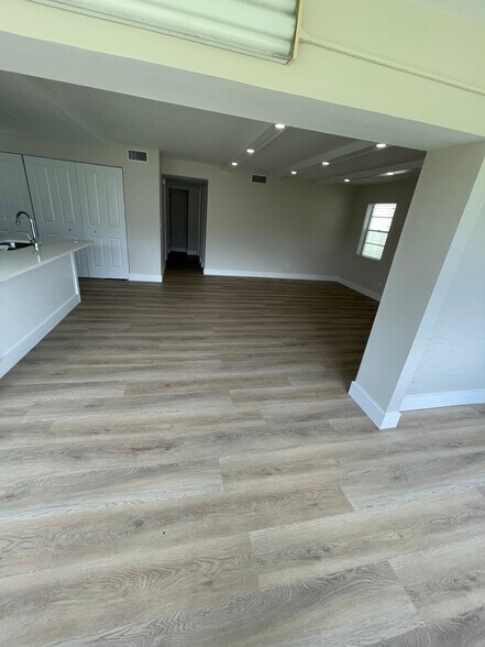 Building Photo - 1400 Pompei Ln