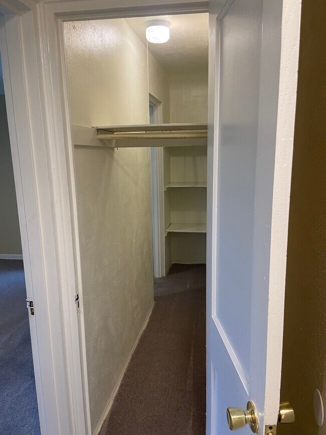 Building Photo - 13 S 19th St