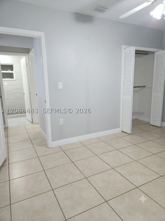 Building Photo - 325 SW 63rd Ave
