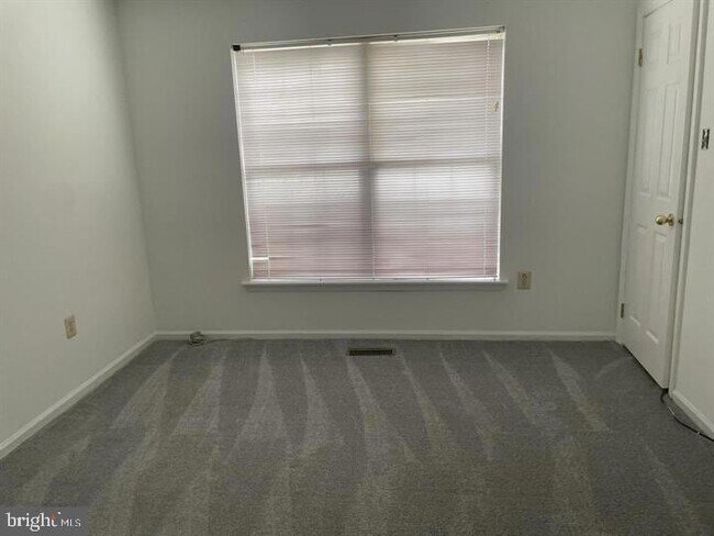 Building Photo - 101 Gordon Ln