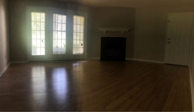 Building Photo - COMING OCTOBER 2026!! 2 BED 2 BATHS!
