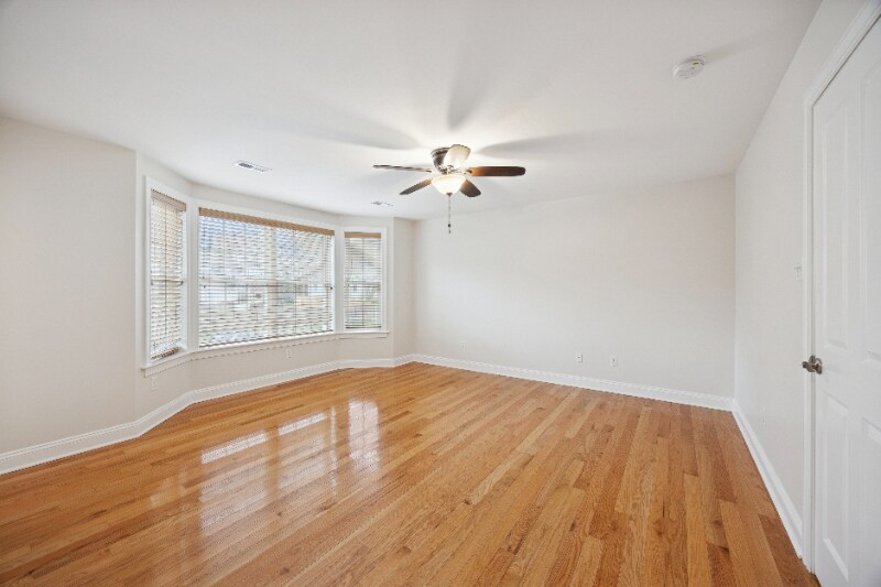 Building Photo - 7518 Lawn St