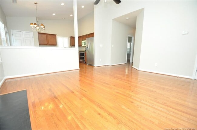 Building Photo - 248 N Honey Springs Ave