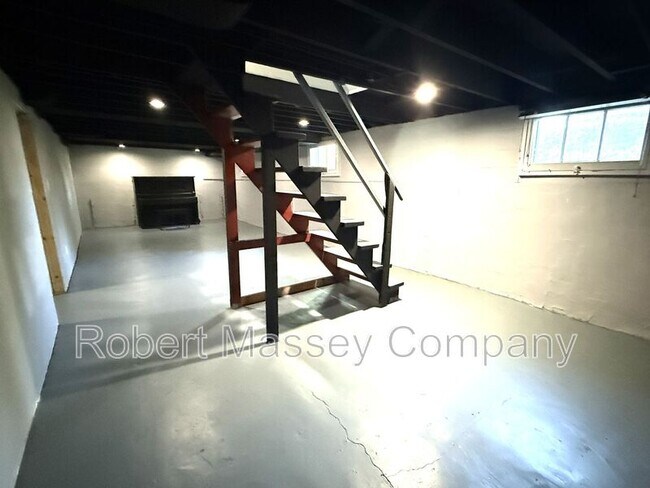 Building Photo - 3101 Teal Ave