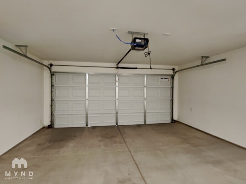 Building Photo - 10761 W Wexford Ln