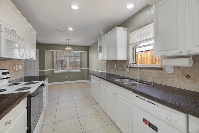 Building Photo - 6315 Rustygate Dr