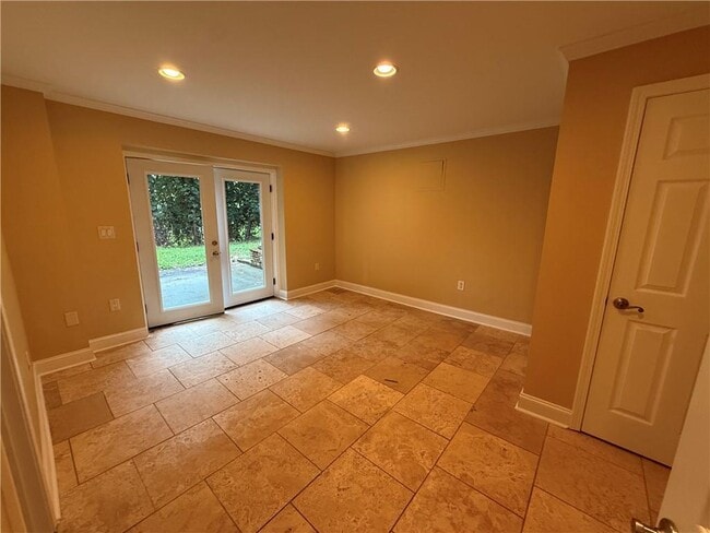Building Photo - 1505 Hillcrest Dr