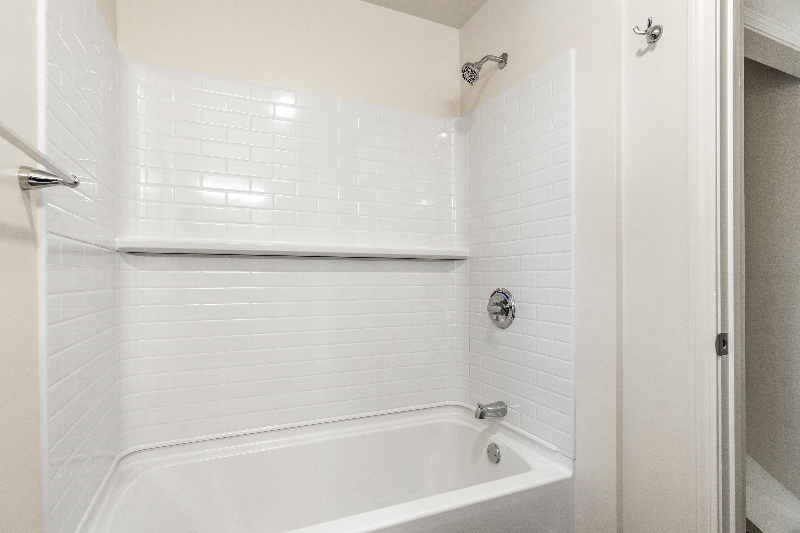 Building Photo - 17 Ice Pond Rd