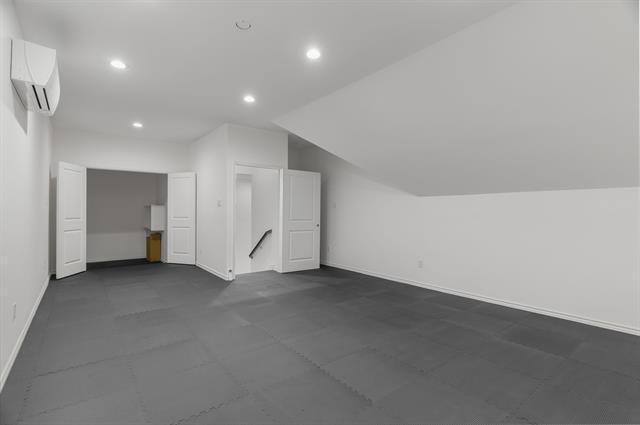 Building Photo - 2817 Amesbury
