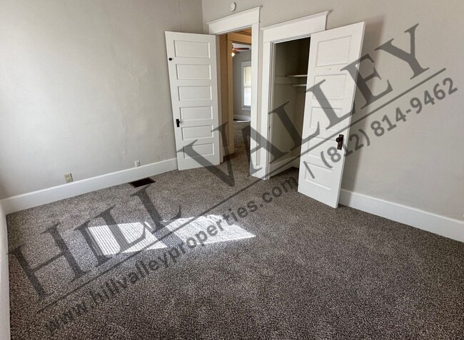Building Photo - Two bedroom home