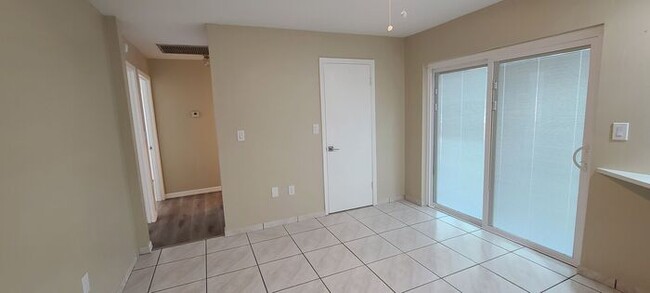 Building Photo - Beautifully Remodeled Home in Poinciana area