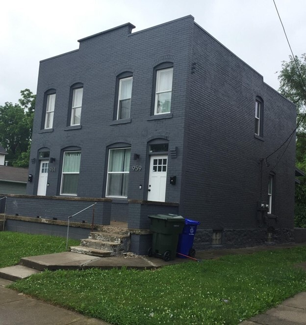 Building Photo - 959 E Mound St