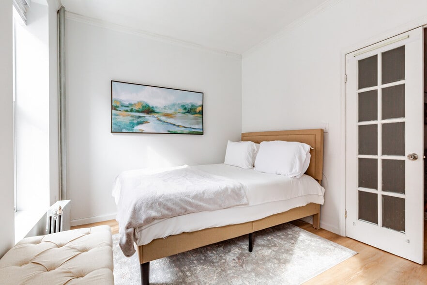 Building Photo - 93 1/2 East 7th Street-SI FL1-ID1054297P