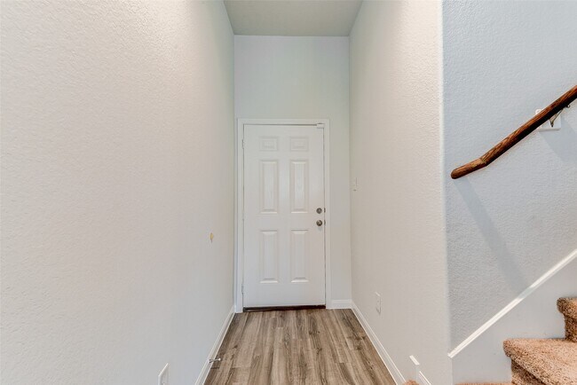 Building Photo - 24810 Lorenzo Glaze Trail